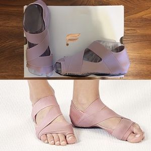 Fabletics Studio Sock. NWT 7.5 truffle